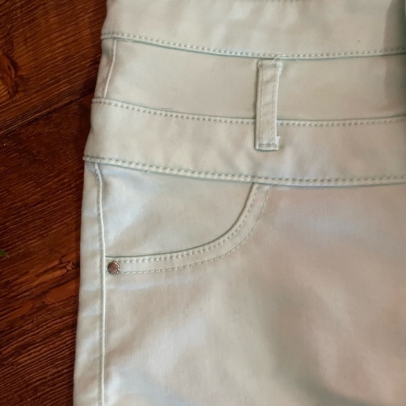 High waisted refuge shorts teal size 4 - Picture 4 of 8